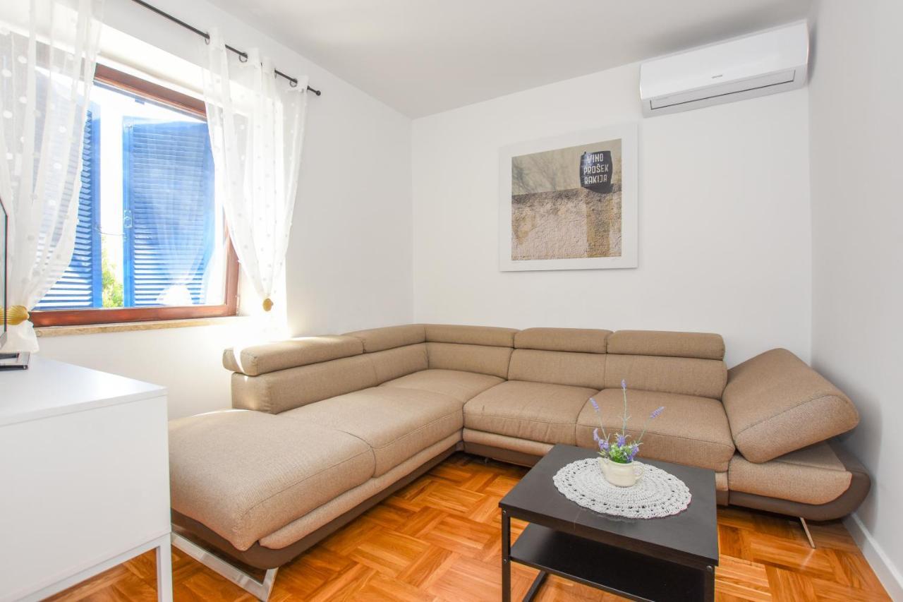 Apartment Sidro Паг Екстер'єр фото